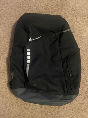 Nike Elite Hoops Backpack (Black/Metallic Silver)